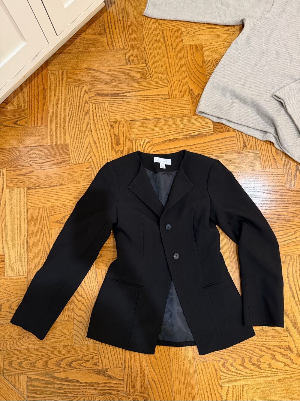 Aligne Women’s Black Tailored Blazer